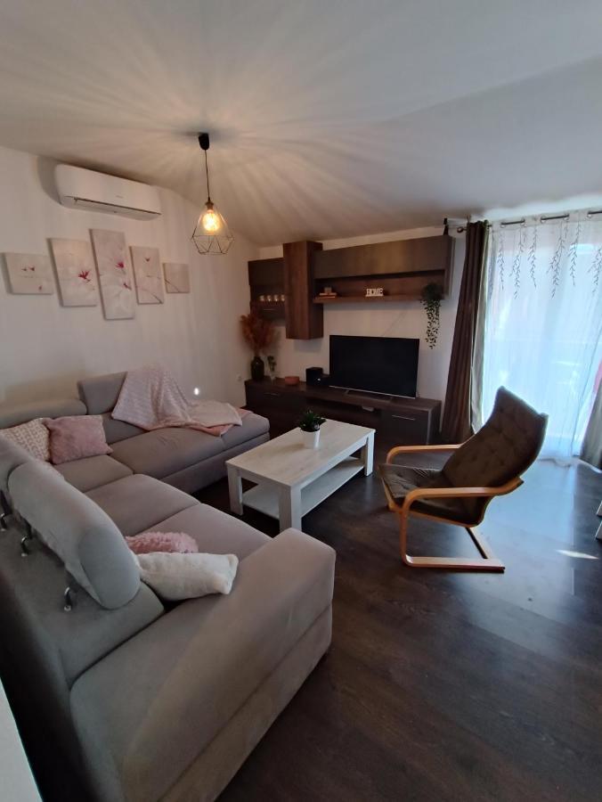 Апартаменти Apartman Brigita Біоград-на-Мору Екстер'єр фото