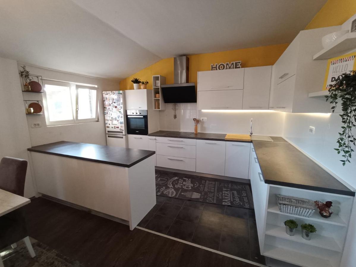 Апартаменти Apartman Brigita Біоград-на-Мору Екстер'єр фото